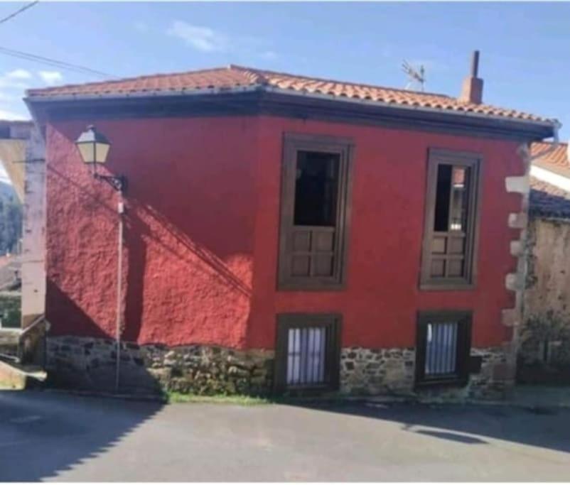 La Casina Roja - Santolaya De Cabranes Villa Arboleya Exterior photo